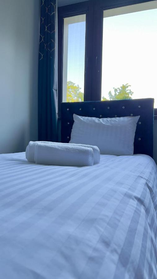 Aparthotel W Dolinie Stawow Zator By Housine Las 外观 照片
