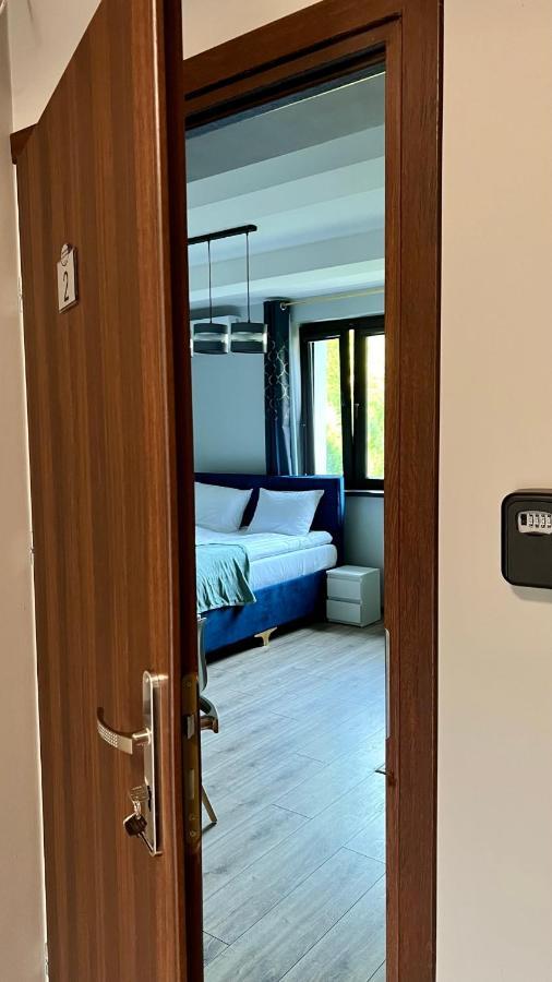 Aparthotel W Dolinie Stawow Zator By Housine Las 外观 照片