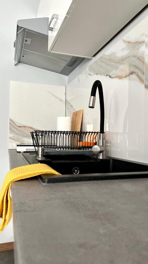 Aparthotel W Dolinie Stawow Zator By Housine Las 外观 照片