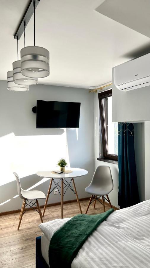 Aparthotel W Dolinie Stawow Zator By Housine Las 外观 照片