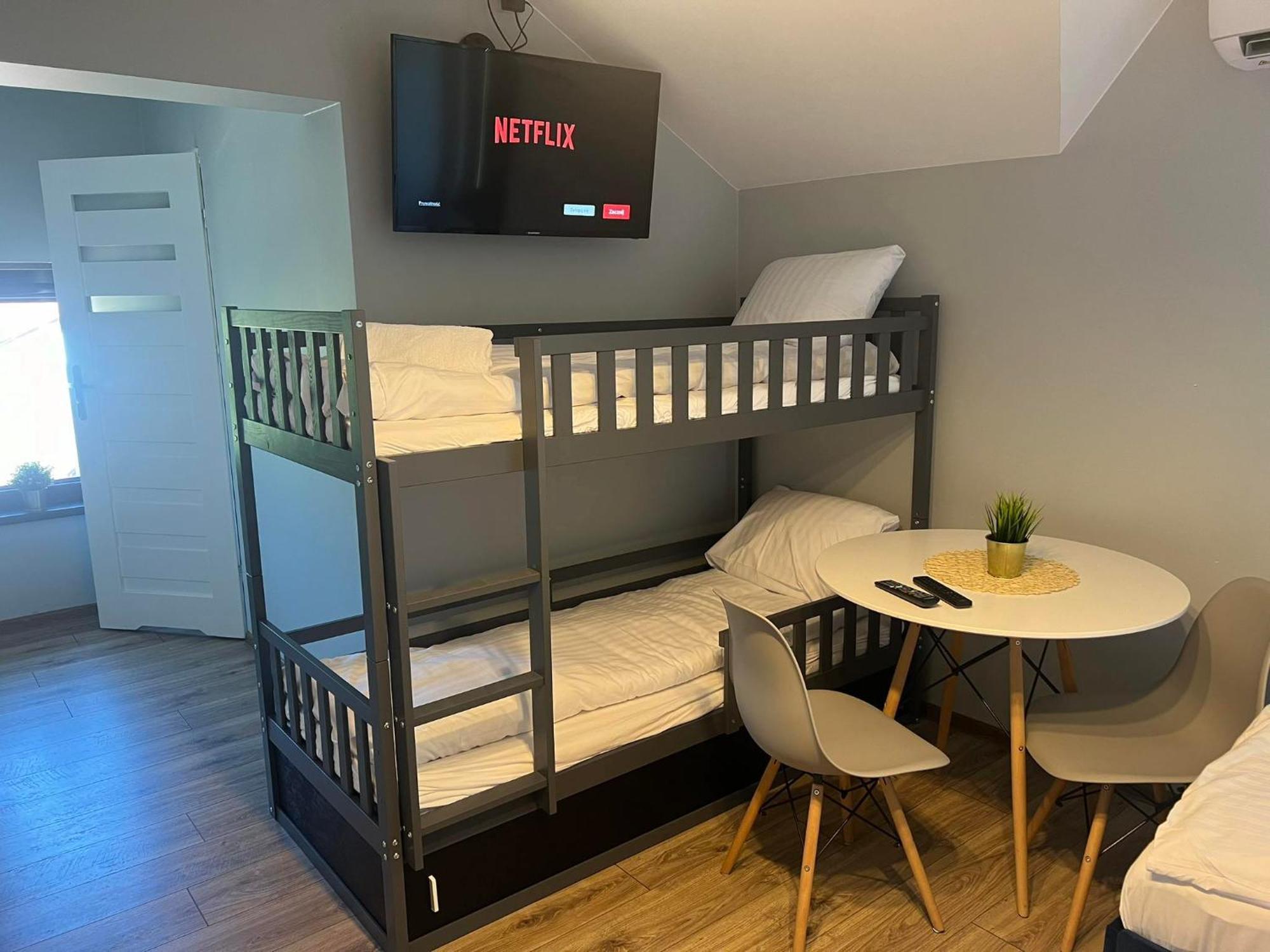 Aparthotel W Dolinie Stawow Zator By Housine Las 客房 照片